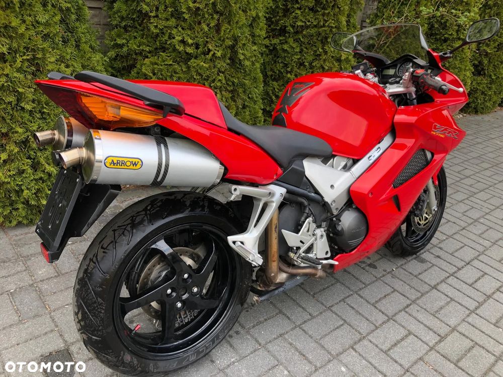 Honda VFR - 14