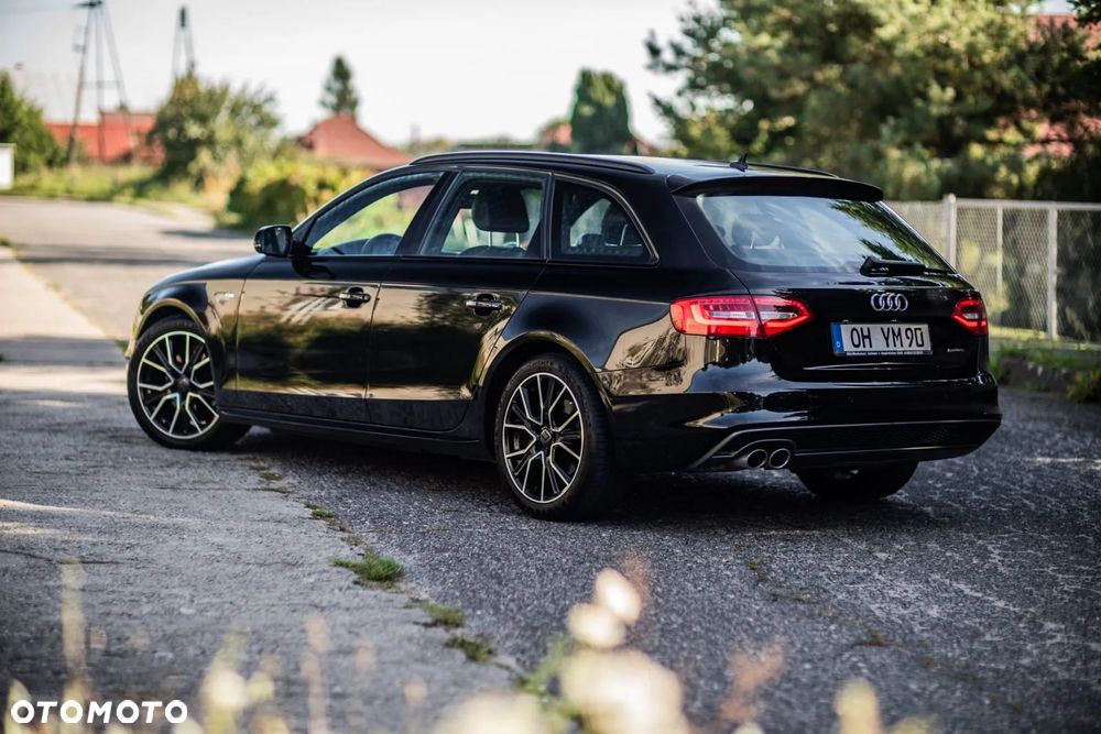 Audi A4 Avant 2.0 TDI DPF clean diesel quattro S tronic S line Sportpaket - 9