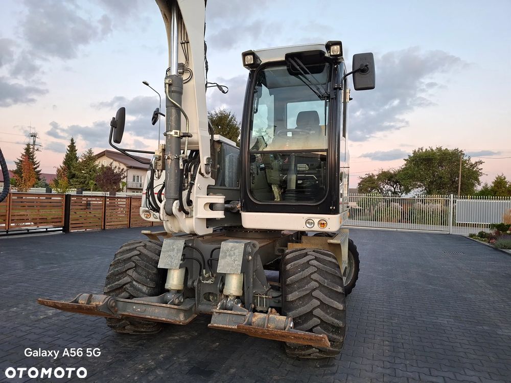Liebherr A910 Compact Rok 2016 - 11