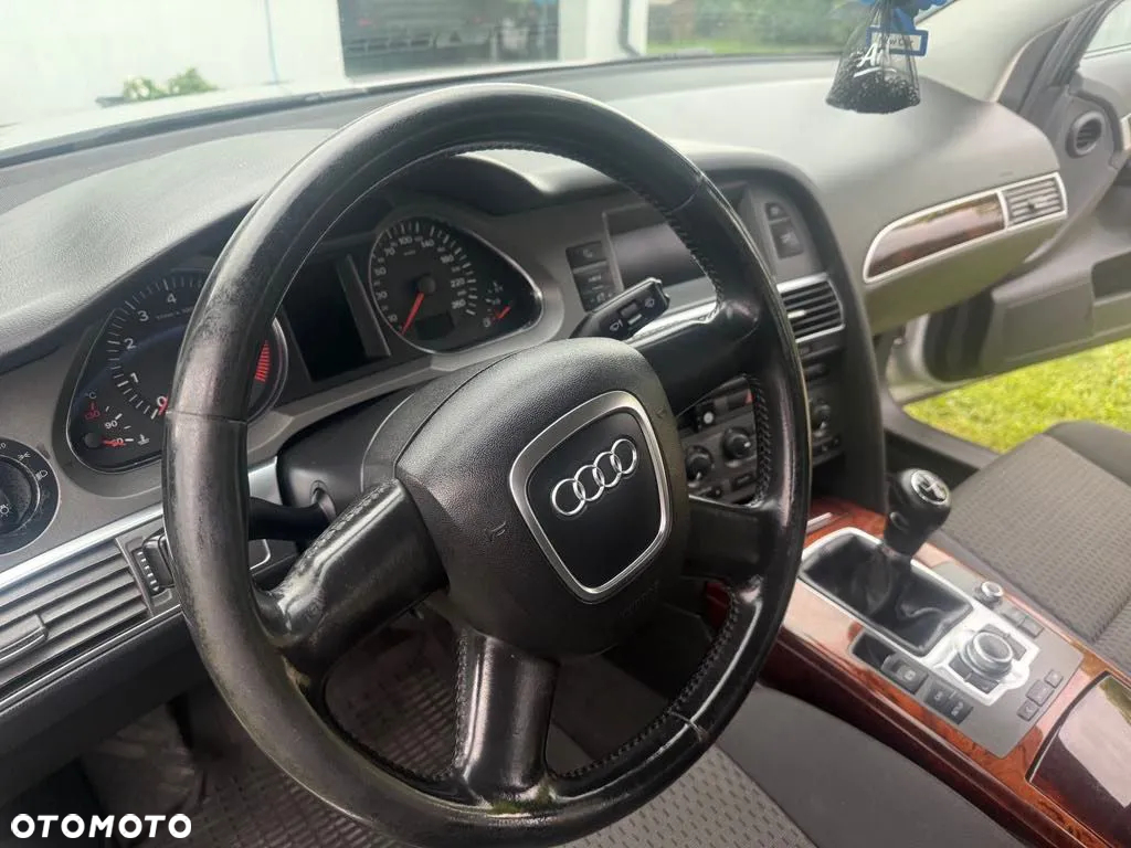 Audi A6 2.4 - 7