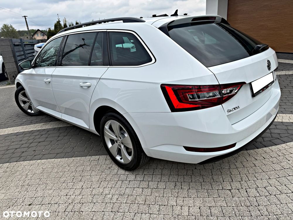 Skoda Superb 2.0 TDI DSG Style - 10