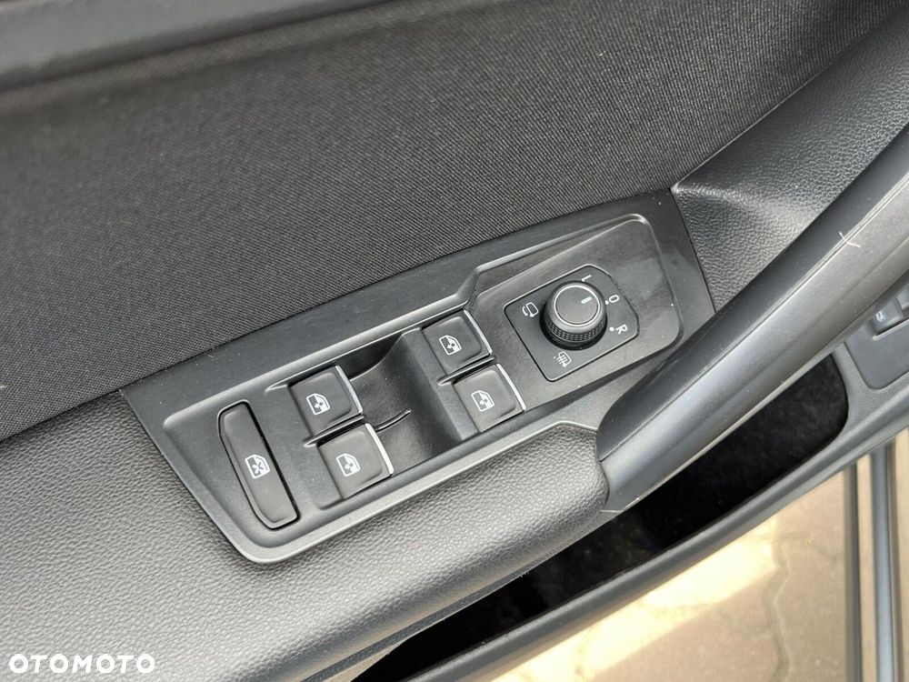 Volkswagen Tiguan - 33