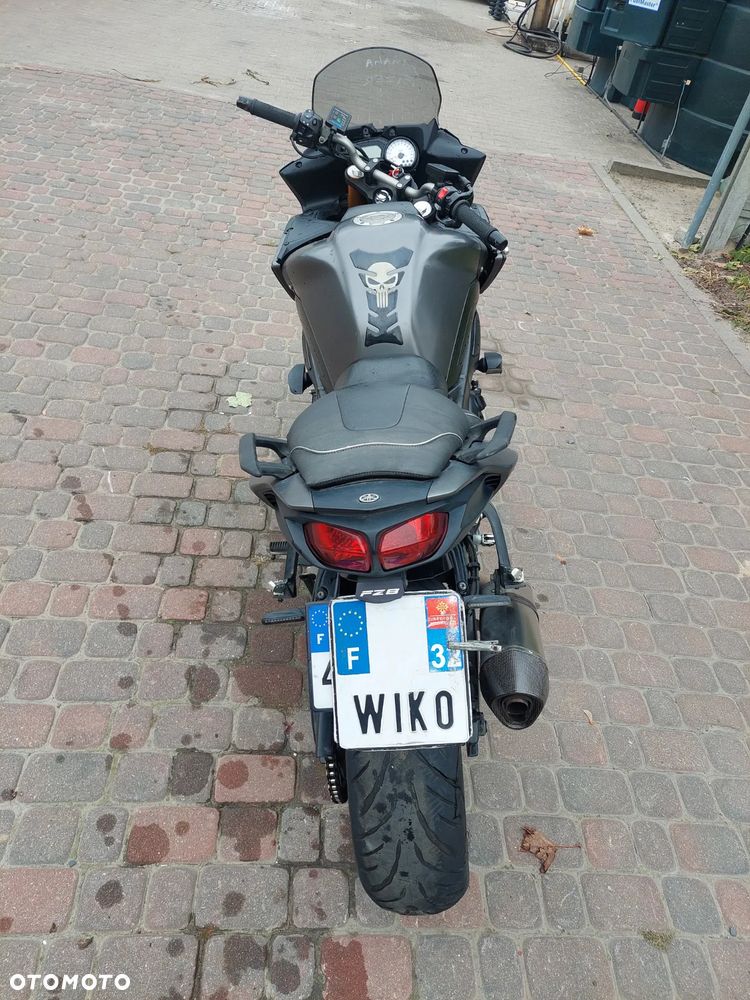 Yamaha FZ8 - 4