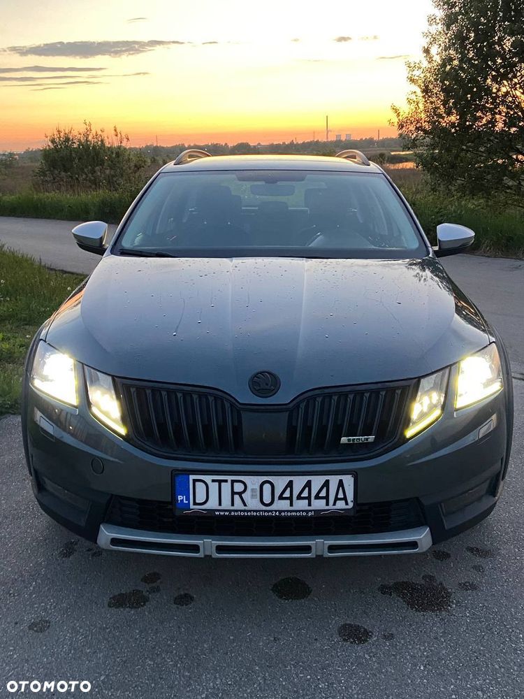 Skoda Octavia Scout 2.0 TDI 4x4 DSG - 8