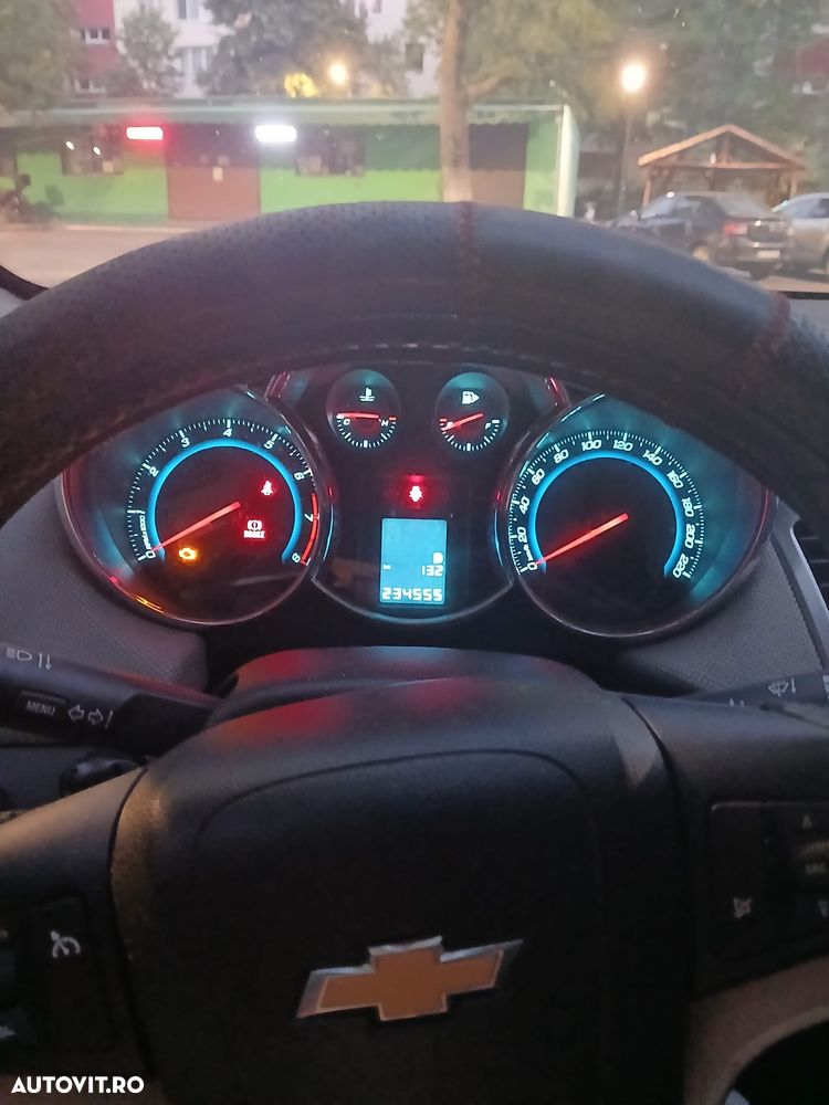 Chevrolet Cruze 1.8 Ecotec LT - 10