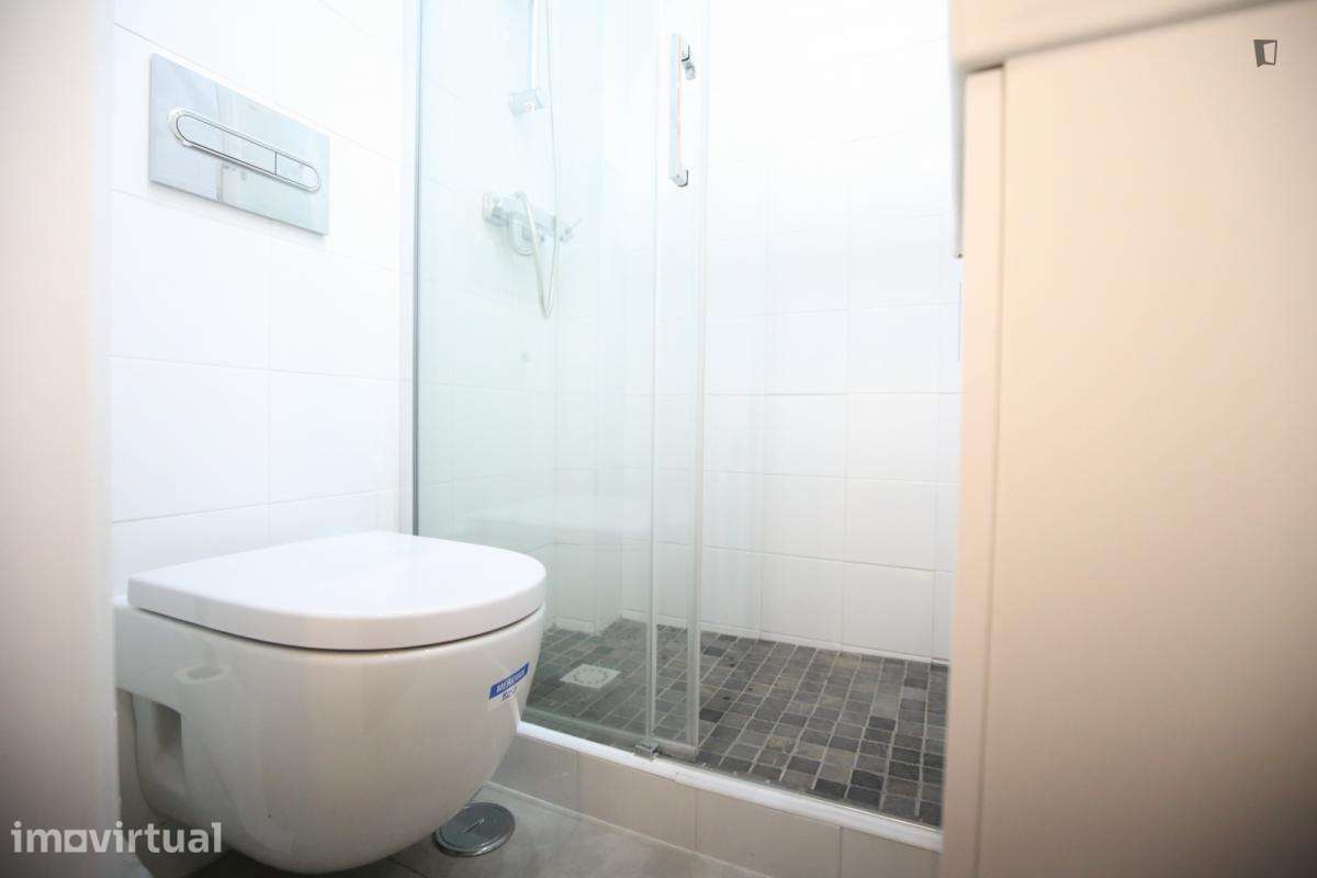 Quarto - localizado em Oeiras Lisbon - Grande imagem: 4/32