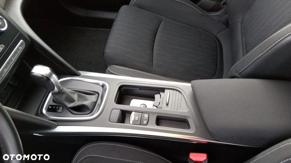 Renault Megane ENERGY TCe 140 EDC LIMITED - 13