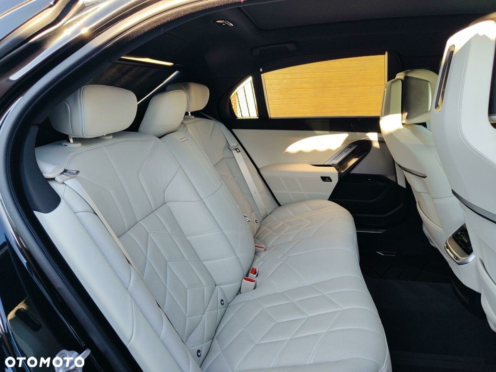 BMW Seria 7 - 21