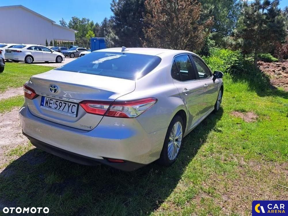 Toyota Camry - 5