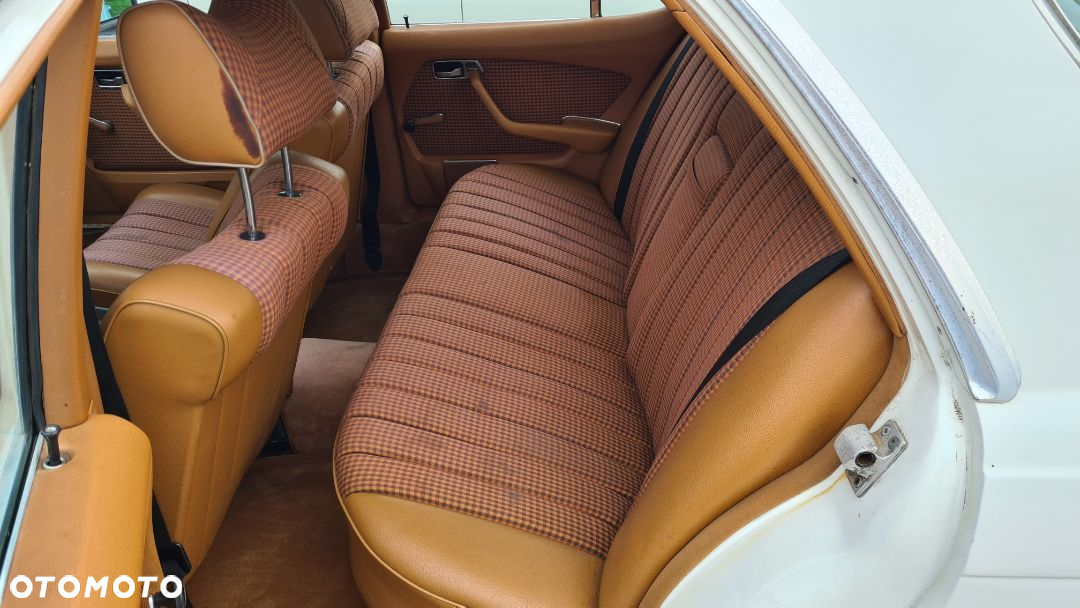 Mercedes-Benz 280 - 12