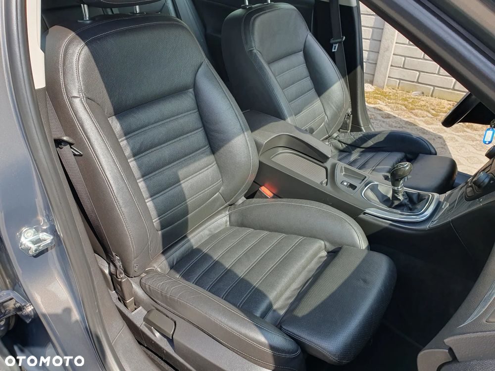 Opel Insignia - 35