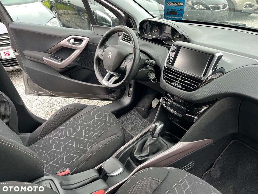 Peugeot 2008 Blue-HDi FAP 100 STOP & START Style - 8