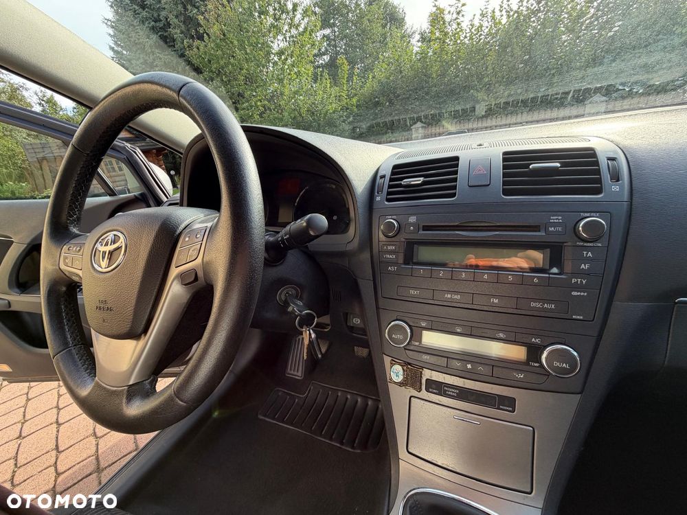 Toyota Avensis - 11