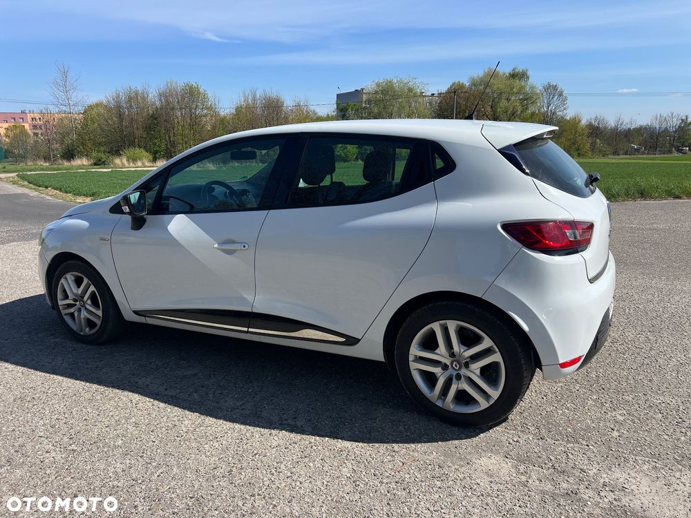 Renault Clio 1.2 16V 75 LIMITED - 18
