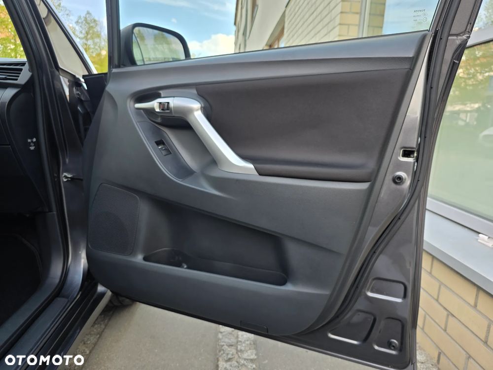 Toyota Verso - 24