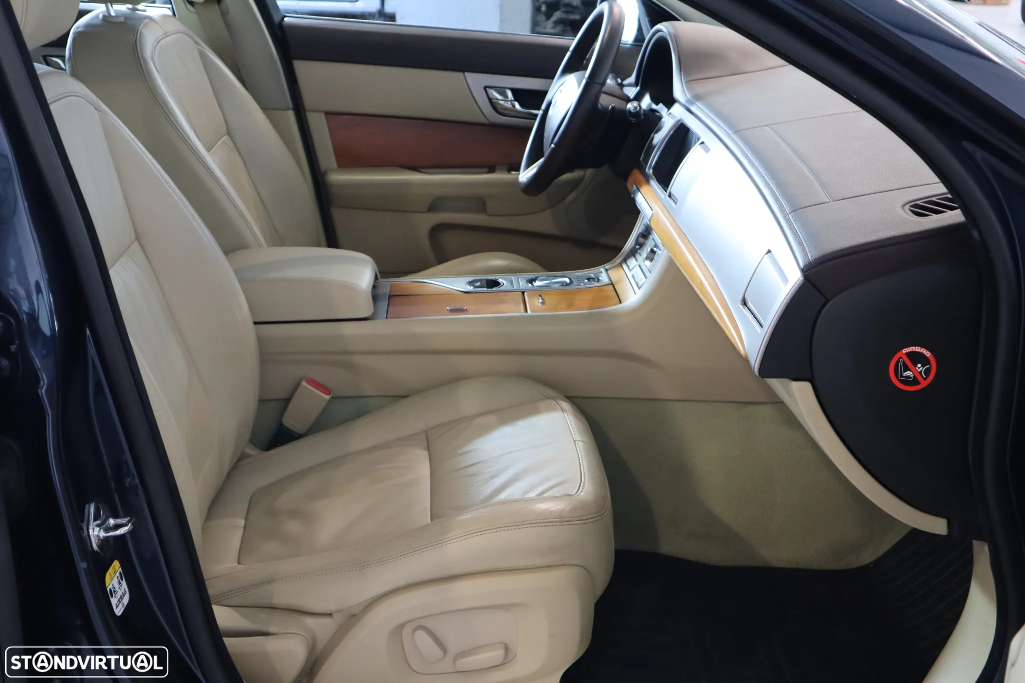 Jaguar XF 3.0 D V6 Premium Luxury - 13