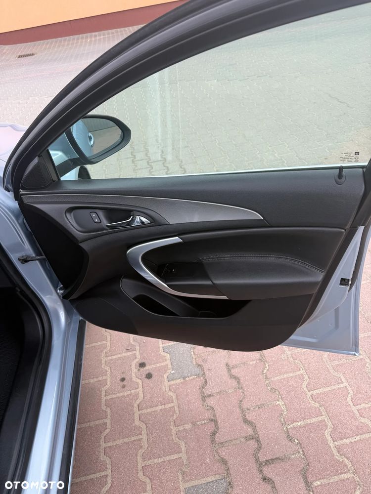 Opel Insignia - 15