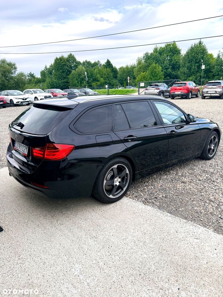 BMW Seria 3 330d xDrive Sport-Aut - 5