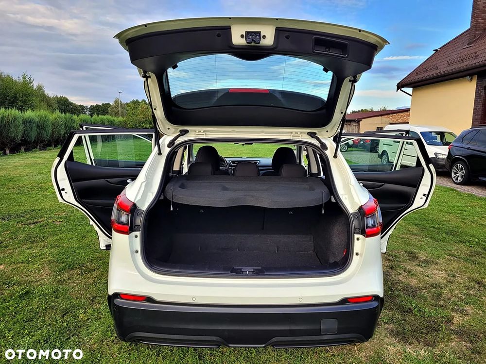 Nissan Qashqai 1.3 DIG-T N-WAY - 10