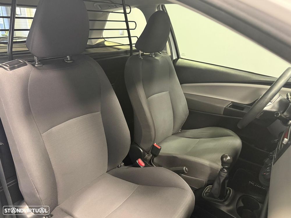 Toyota Yaris Bizz 1.4 D-4D AC - 11