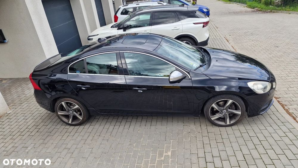Volvo S60 D5 AWD R-Design - 3