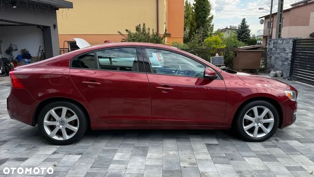 Volvo S60 T5 Momentum - 4