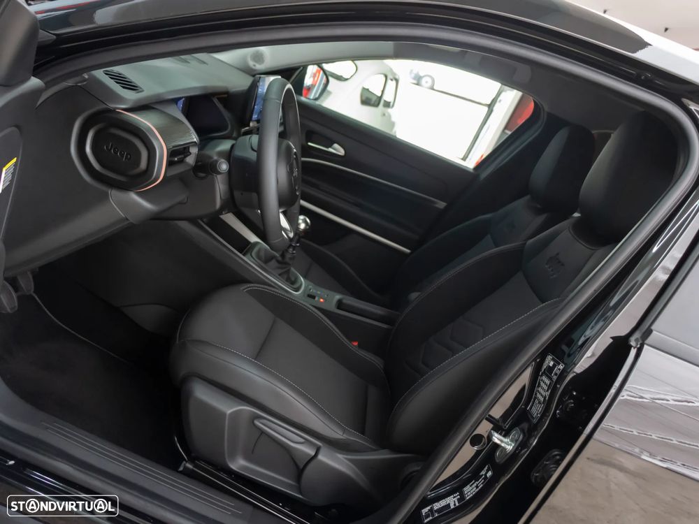 Jeep Avenger 1.2 GSE T3 Altitude - 16