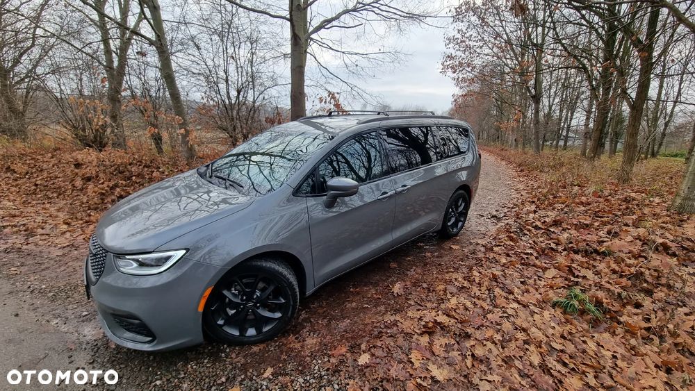 Chrysler Pacifica - 14