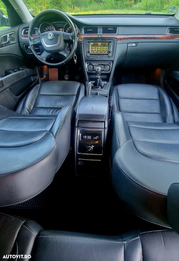 Skoda Superb 2.0 TDI 4X4 Exclusive - 10