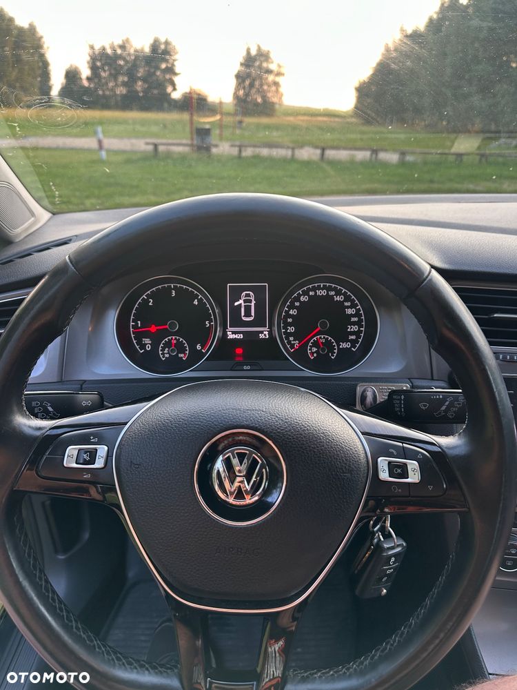 Volkswagen Golf - 36