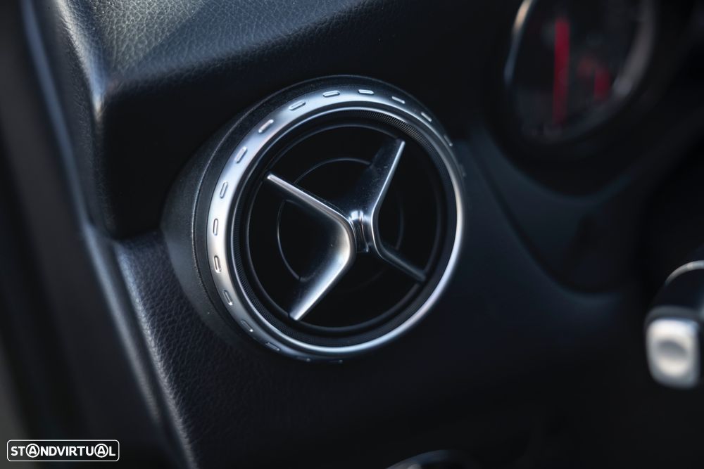 Mercedes-Benz GLA 200 (CDI) d 4Matic 7G-DCT AMG Line - 18