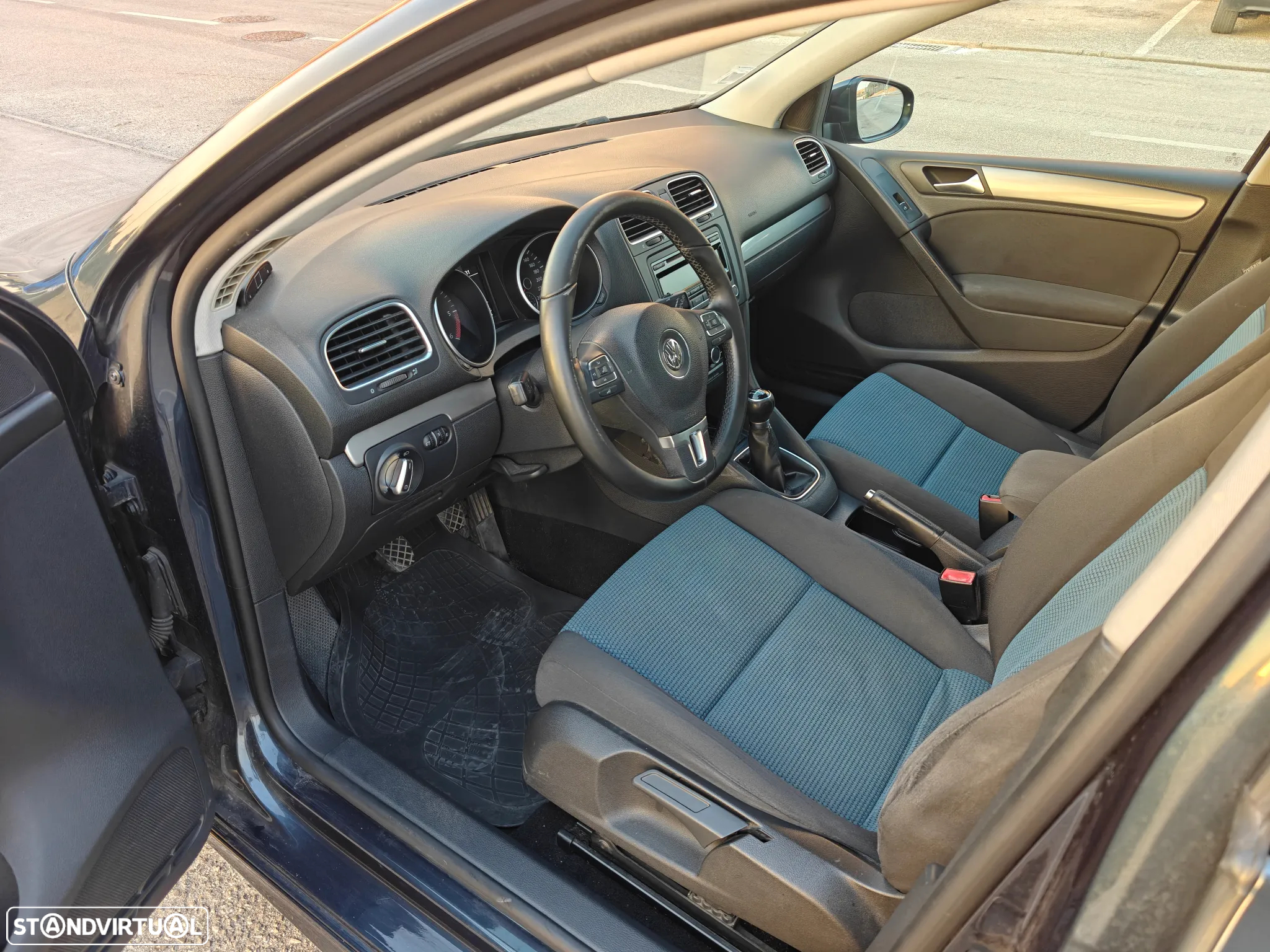 VW Golf 1.6 TDi Trendline BlueMotion - 7