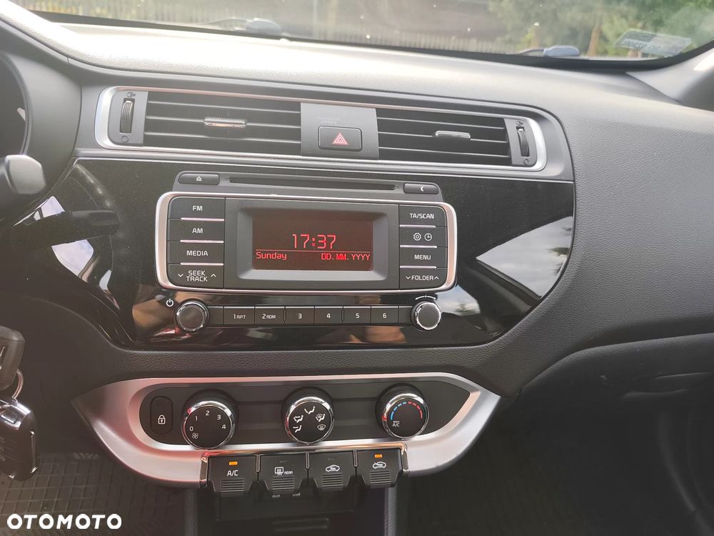 Kia Rio 1.4 M - 13