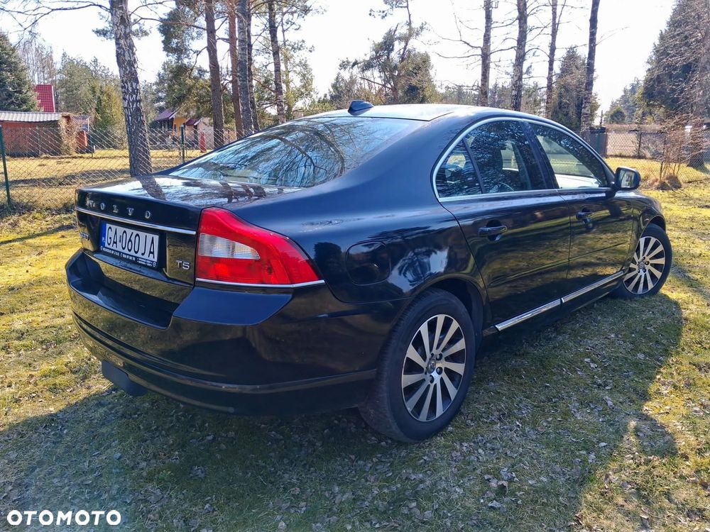 Volvo S80 T5 Momentum - 1