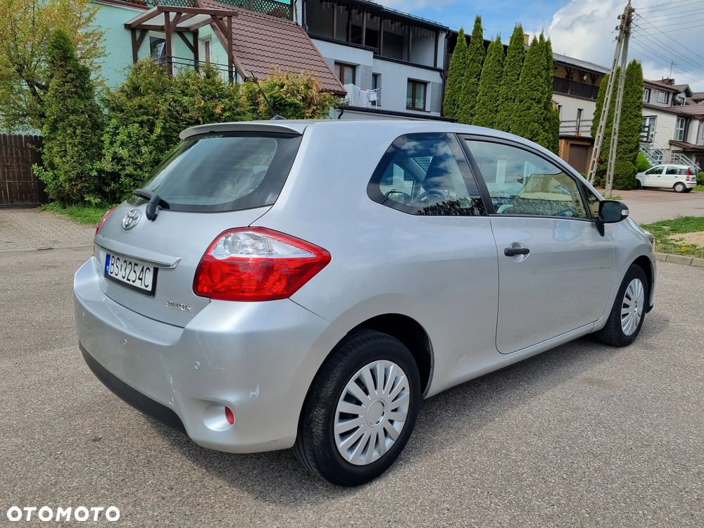Toyota Auris 1.33 VVT-i Active - 4
