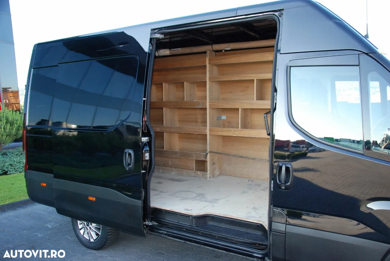 Iveco DAILY 35-180 / TABLĂ / 2022 / HI-MATIC / Opțiune completă / NEGRU METALIC / IMPORTAT / CONTRACT DE SERVICE POST-SERVICE - 20