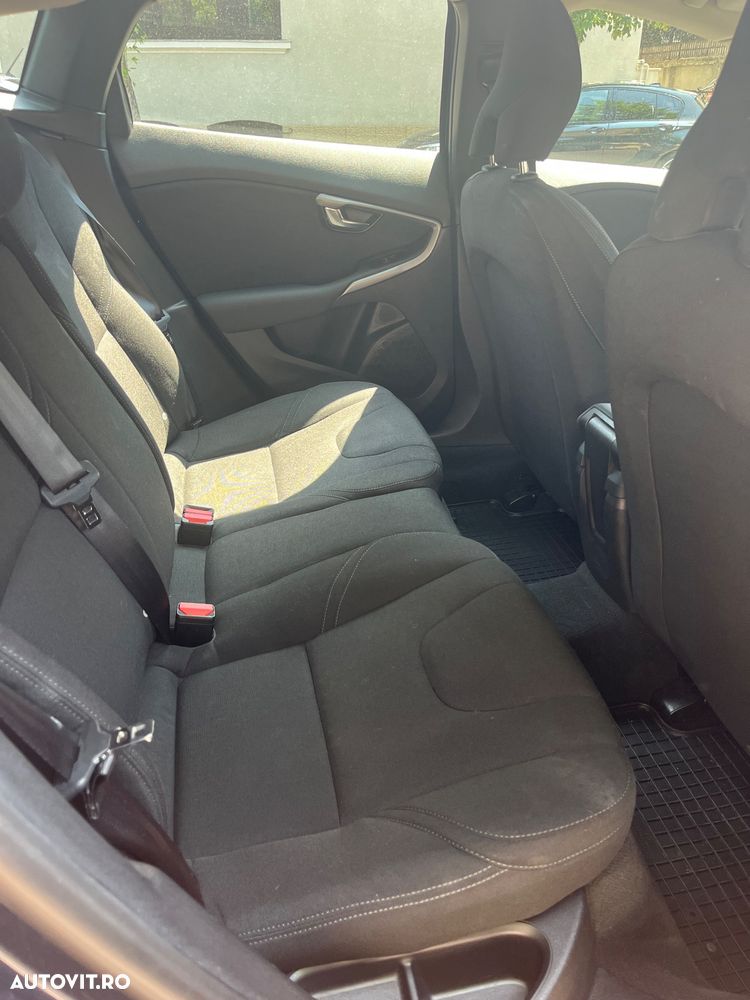 Volvo V40 D2 94g Kinetic - 9