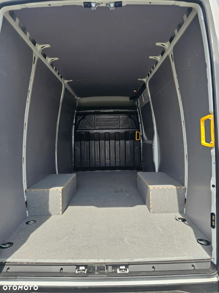 Iveco DAILY - 12