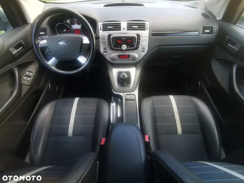 Ford Kuga 2.0 TDCi 4x4 Titanium - 8