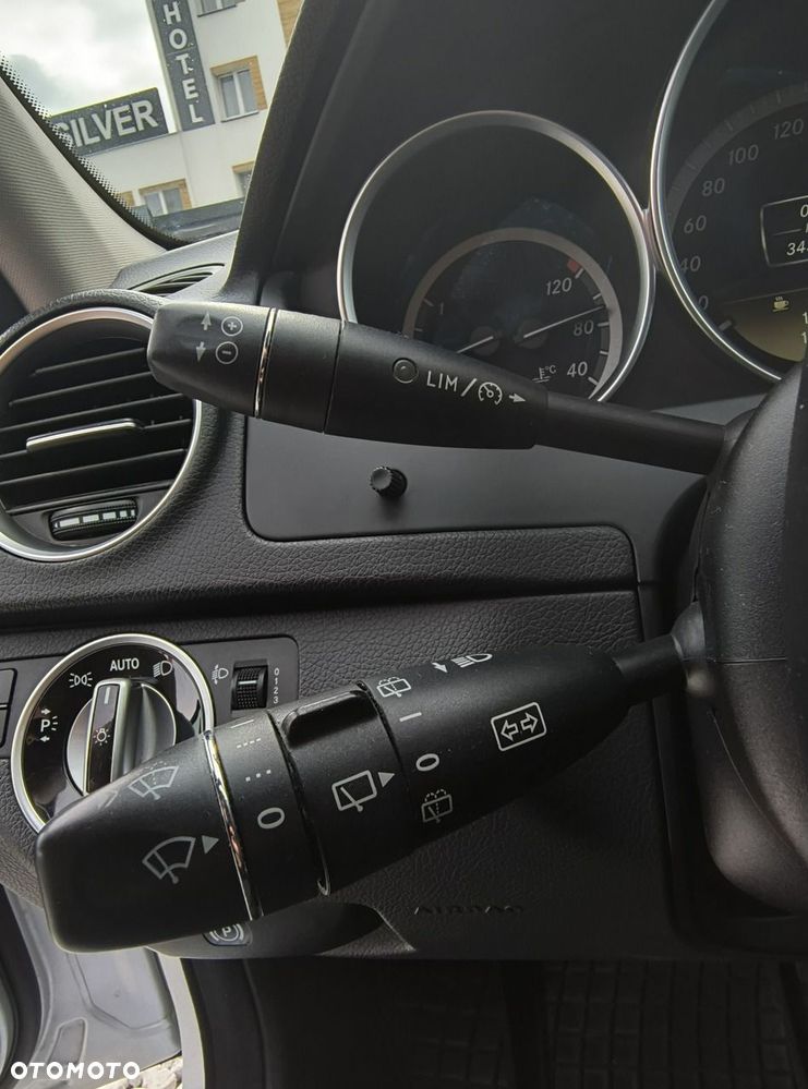 Mercedes-Benz Klasa C 200 CDI DPF (BlueEFFICIENCY) Elegance - 30