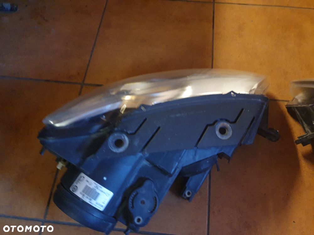 REFLEKTOR L/P VW PASSAT B6 - 7