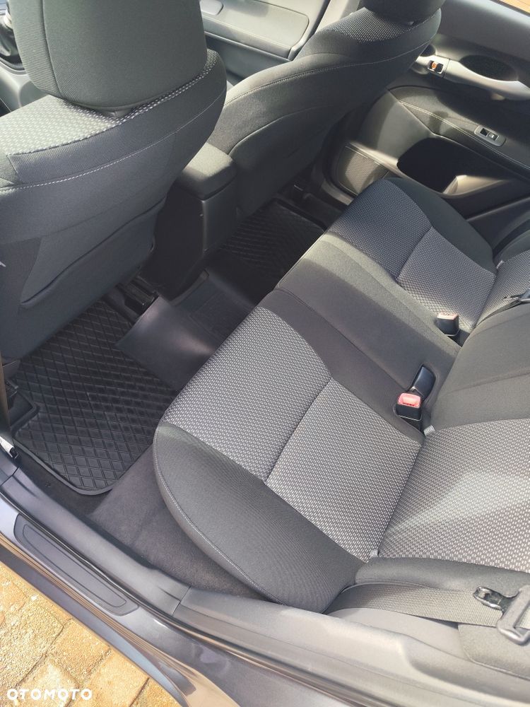 Toyota Auris - 10