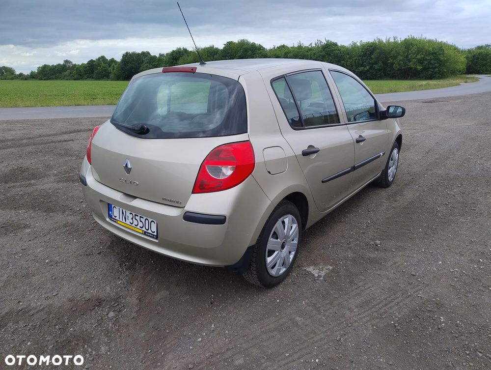 Renault Clio 1.2 16V Alize - 5