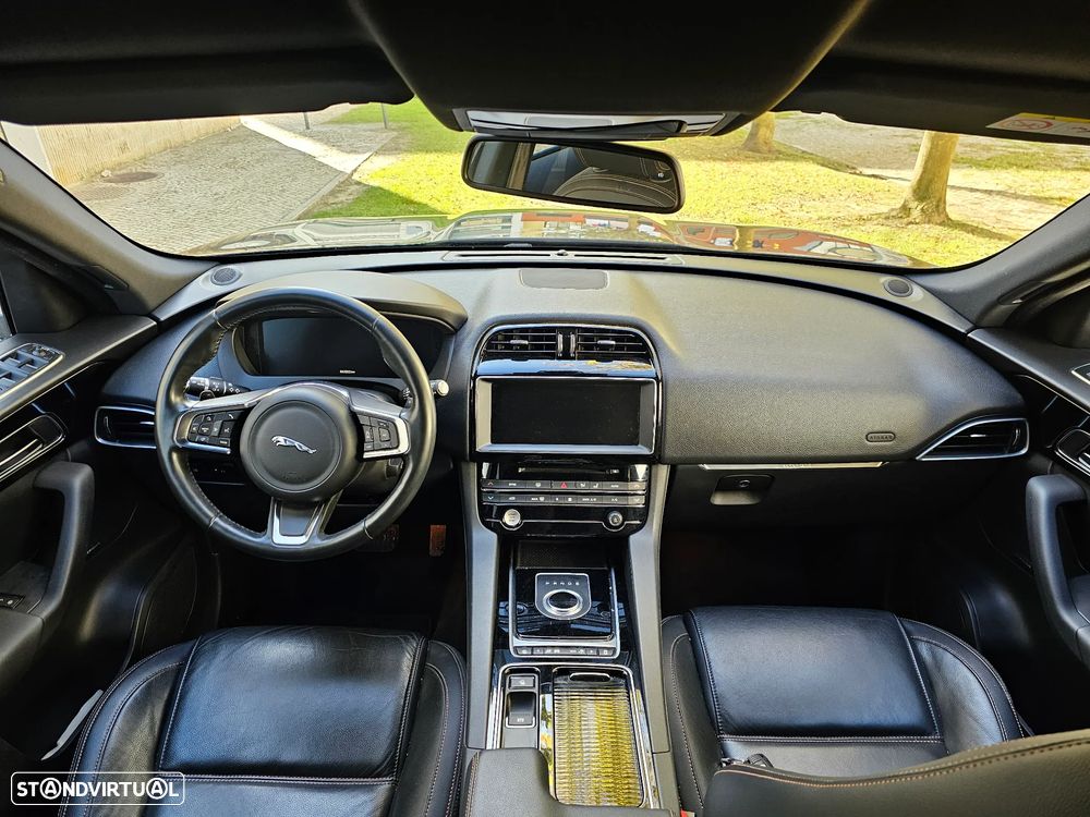Jaguar F-Pace 25d AWD Aut. Prestige - 17