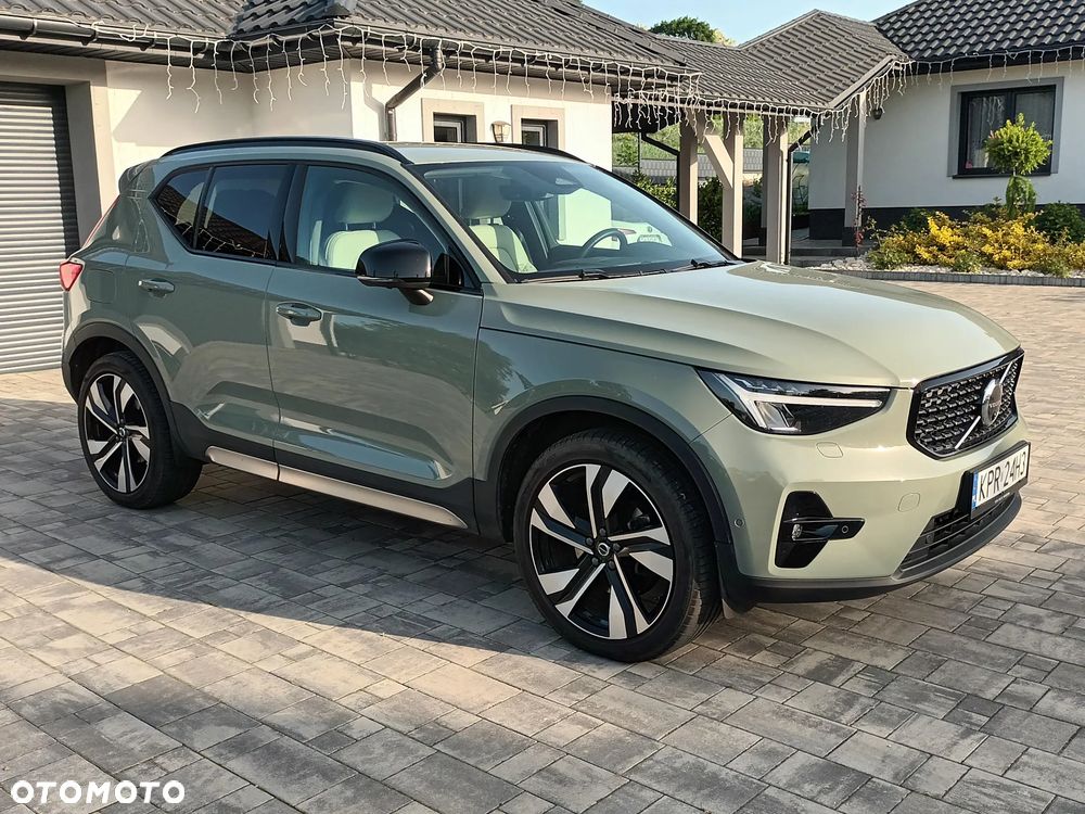 Volvo XC 40 B4 Plus Dark - 2