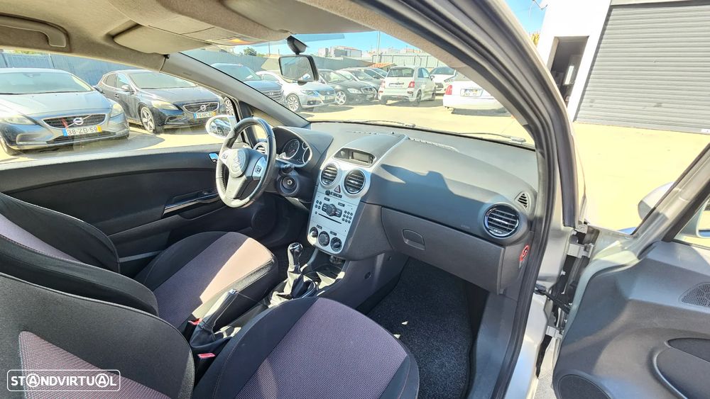 Opel Corsa 1.2 Black Edition - 16