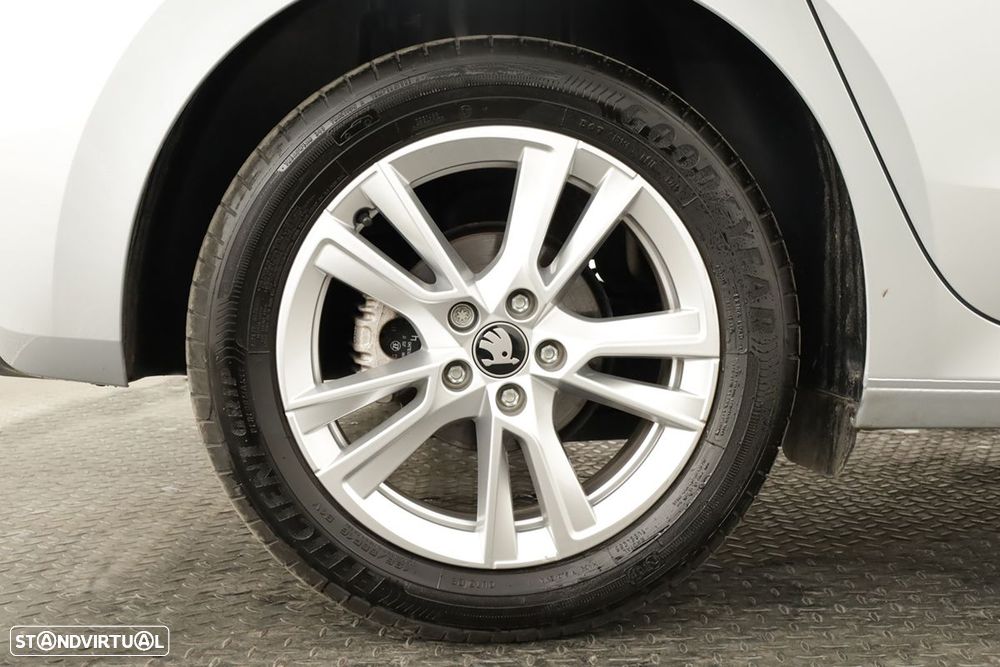 Skoda Fabia 1.0 TSI Selection DSG - 5