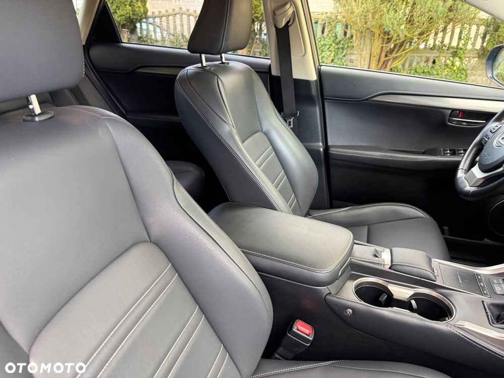 Lexus NX 300 F Impression AWD - 31