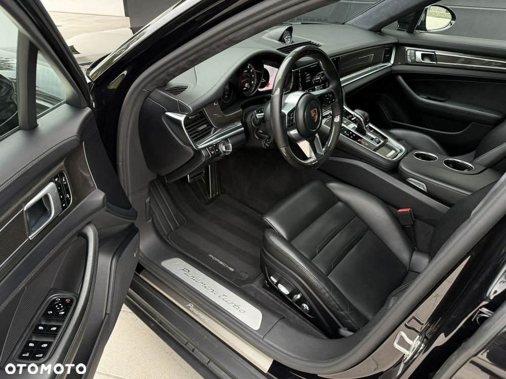 Porsche Panamera Turbo - 22