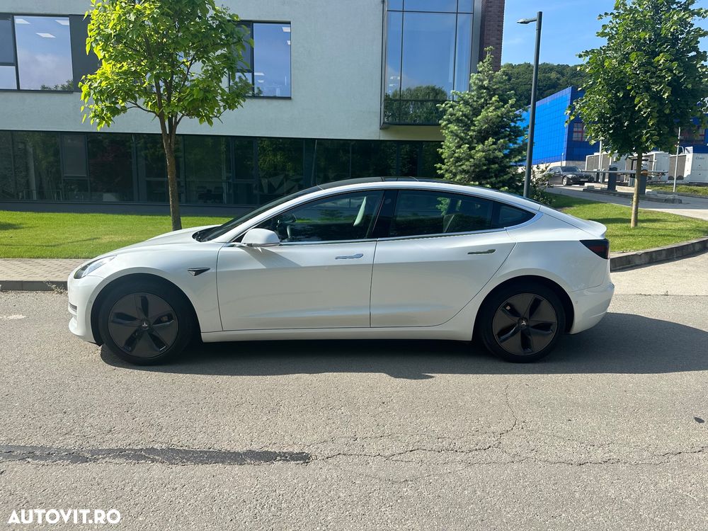 Tesla Model 3 - 12